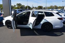 2019 Holden
                Commodore LT