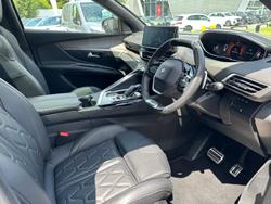 2023 Peugeot
5008 GT Sport