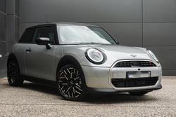 2024 MINI
Cooper S Favoured