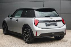 2024 MINI
Cooper S Favoured