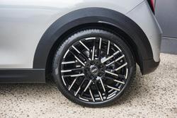 2024 MINI
Cooper S Favoured