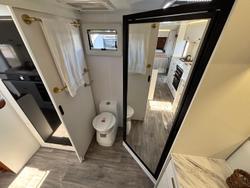 2025 JB Caravans Scorpion Sting Air 22'