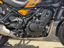 2024 Royal Enfield Guerrilla 450 Guerrilla Yellow
