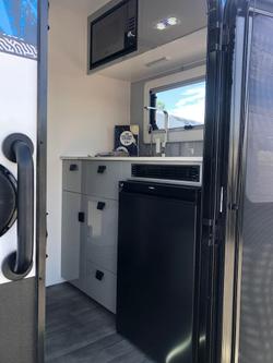 2024 JB Caravans Beat The Price Rise - Gator 14' Hybrid Full Off-Road Caravan