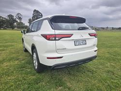 2024 Mitsubishi Outlander PHEV ES