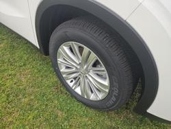 2024 Mitsubishi Outlander PHEV ES ZM MY24 AWD White