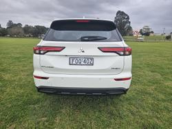 2024 Mitsubishi Outlander PHEV ES