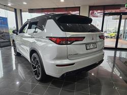 2024 Mitsubishi Outlander PHEV GSR ZM MY24 AWD White Diamond with Black Mica Roof