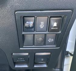 2019 Toyota
Hilux SR