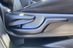 2019 Toyota
Hilux SR