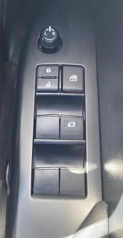 2019 Toyota
Hilux SR