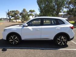 2025 MG ZS Essence Hybrid+