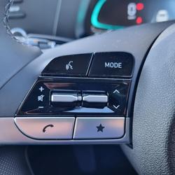 2024 Hyundai
                i30 Hybrid