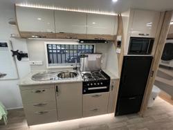 2025 Golf Grand Tourer 556 Gt