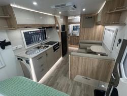 2025 Golf Grand Tourer 556 Gt