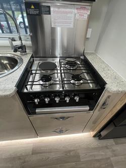 2025 Golf Grand Tourer 556 Gt