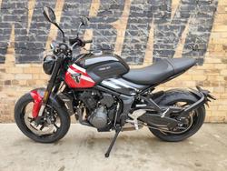 2025 TRIUMPH TRIDENT 660 ROAD RED
