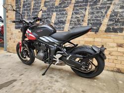 2025 TRIUMPH TRIDENT 660 ROAD RED