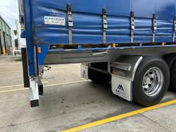 2009 Krueger St3 24 Pallet Sd Refrigerated Curtain Sider