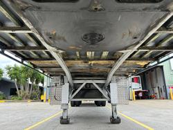 2009 Krueger St3 24 Pallet Sd Refrigerated Curtain Sider