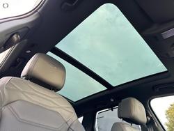 2024 Volkswagen Touareg R