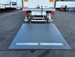 2016 Maxitrans 34 Pallet -18 High Cube Reefer, Roller Door, Tail Gate Yellow