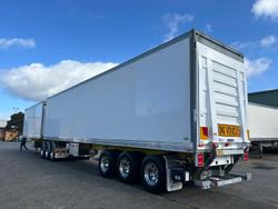2016 Maxitrans 34 Pallet -18 High Cube Reefer, Roller Door, Tail Gate Yellow