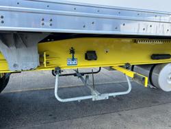 2016 Maxitrans 34 Pallet -18 High Cube Reefer, Roller Door, Tail Gate Yellow