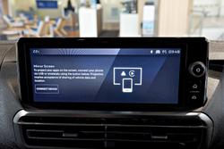 2024 Peugeot E-Expert Pro eK0 Ice White