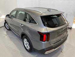 2024 Kia
Sorento S