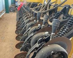 0 SERAFIN ULTISOW 6M 32 ROW RIGID LINKAGE BAR USED YELLOW