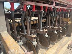 0 1985 INTERNATIONAL MCCORMACK 6 2