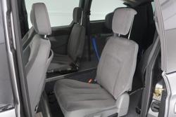 2005 Chrysler Grand Voyager SE 4th Gen MY05 Mineral Grey