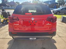 2024 Suzuki Vitara LY Series II Bright Red 5/Black Two Tone