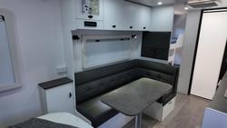 2025 Newlands Family Tourister 600