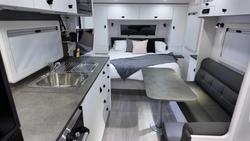 2025 Newlands Family Tourister 600