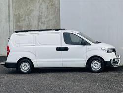 2018 Hyundai
                iLoad 
