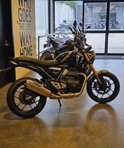 2025 Triumph Speed 400 Speed Four Black