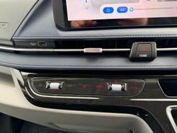 2025 LDV
                Deliver 9 