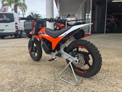 2024 KTM SX-E 2 SX-E Orange