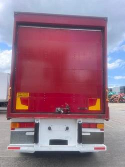 2004 Maxi Trans 22P Dry Freight Van Red