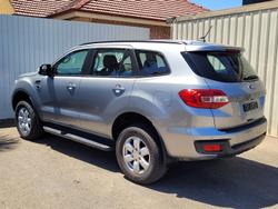 2021 Ford
Everest Ambiente