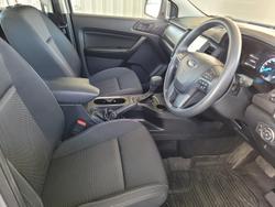 2021 Ford
Everest Ambiente