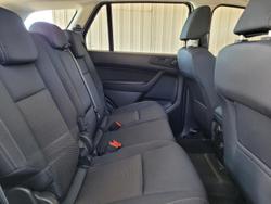2021 Ford
Everest Ambiente
