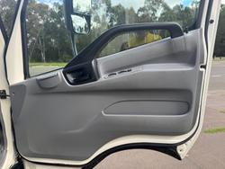 2015 Hino 300 Series 617 Long WHITE