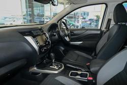 2021 Nissan
Navara ST