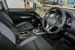 2021 Nissan
Navara ST