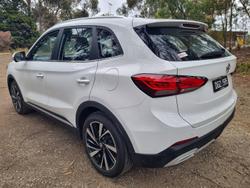 2024 MG ZS Essence Hybrid+ ZS32 MY25 Dover White
