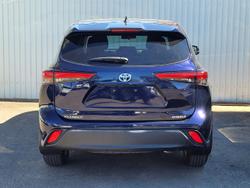 2021 Toyota
                Kluger GX