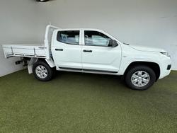 2024 Mitsubishi
Triton GLX